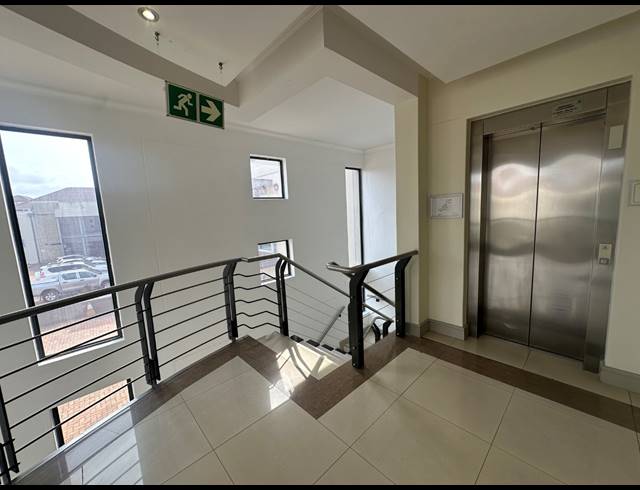 290M² OFFICE TO LET IN CENTURY CITY